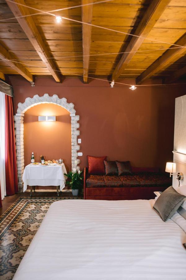 Bacco D'Oro Wine & Relais Hotel Mezzane di Sotto Exterior photo