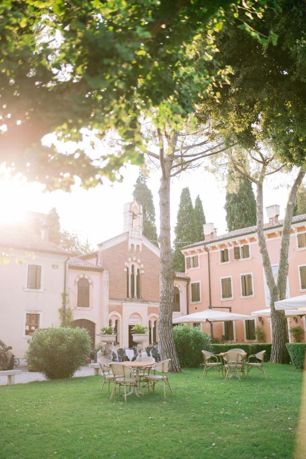 Bacco D'Oro Wine & Relais Hotel Mezzane di Sotto Exterior photo